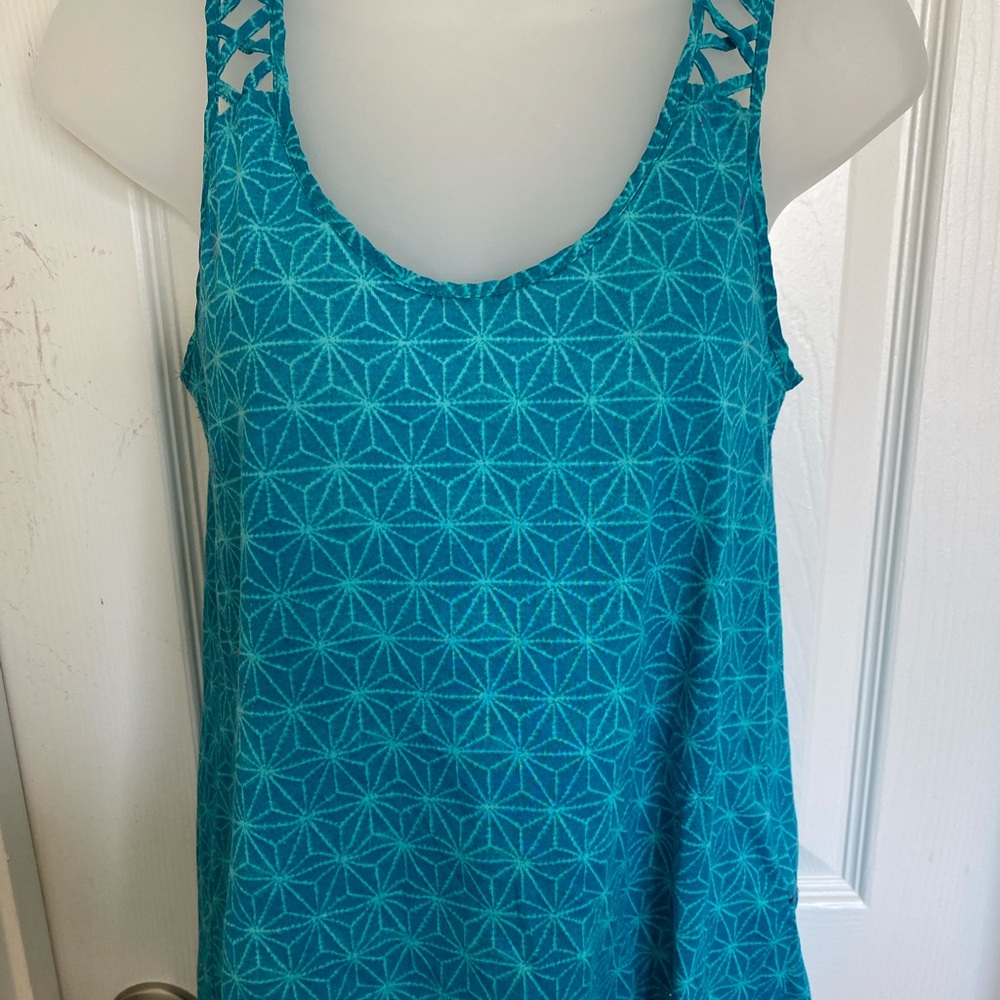 Turquoise H&M sleeveless shirt